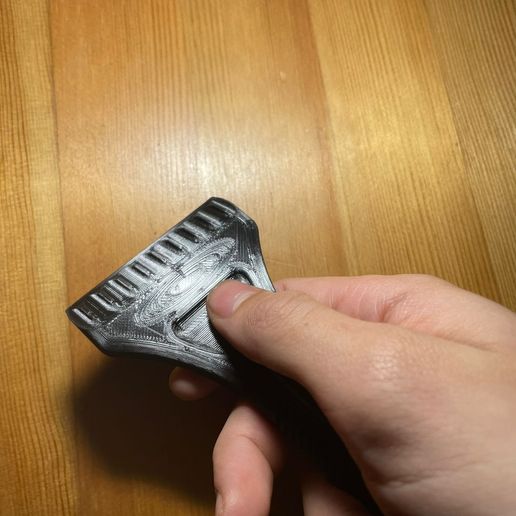 10f27172-9c84-41e7-895a-9d617ac0aad8.jpg Ice scraper V2