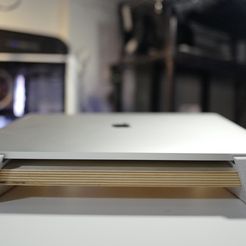 L1000607.jpg Laptop Stand fits up to a 15" macbook pro