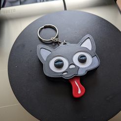 PXL_20221115_123944639.jpg Cat Face Spring Tongue Keychain