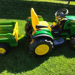 IMG_20230921_115407.jpg Fichier STL Attelage de remorque pour Peg Perego John Deere Tracteur pour enfants (électrique)・Design à télécharger et à imprimer en 3D