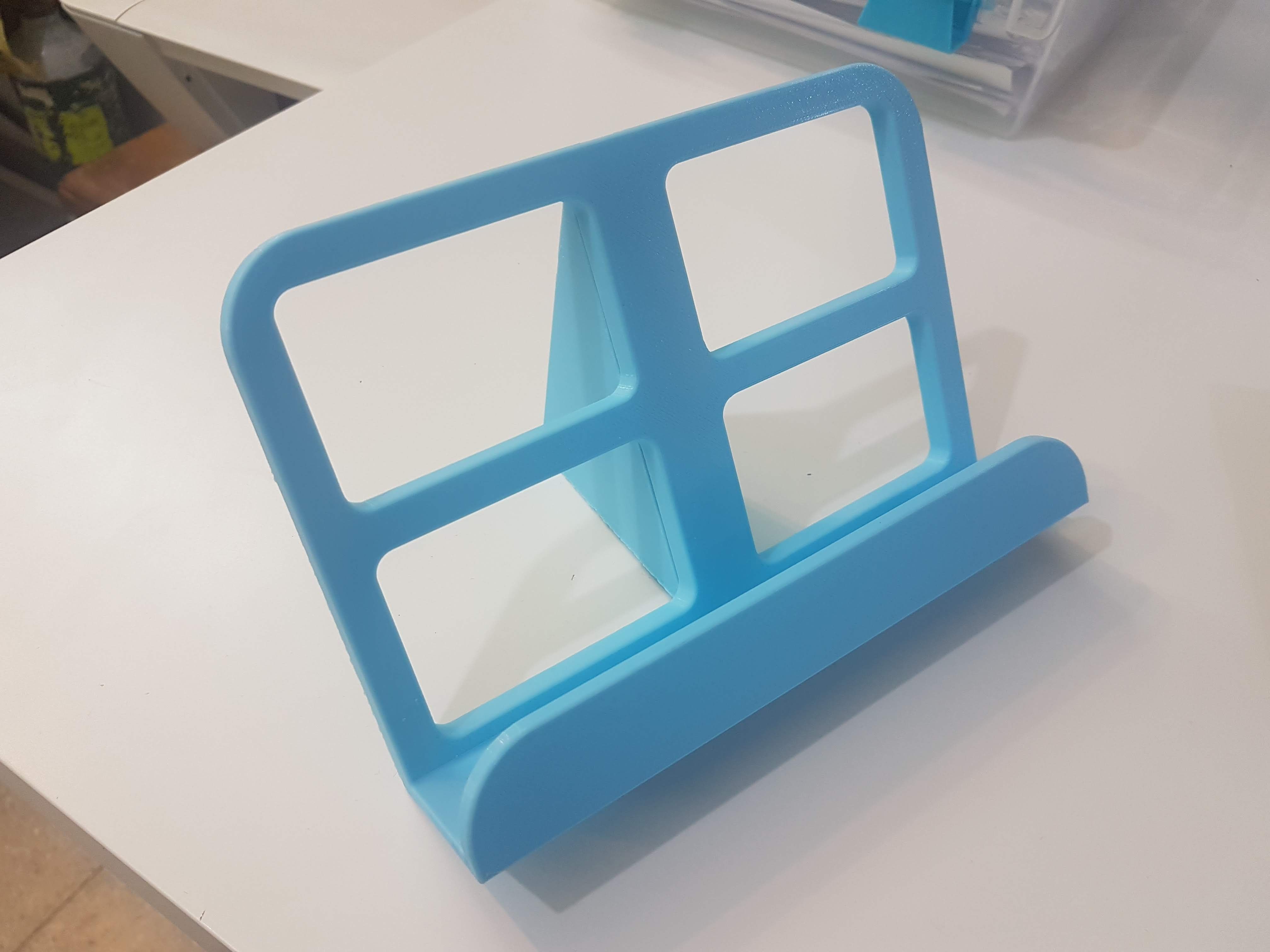 20190901_182535.jpg Free STL file Book stand・3D printable model to download, rubenzilzer