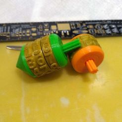 pic-20171012163635.jpg Free STL file Spinning top Life Counter (stackable).・3D printable object to download