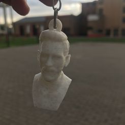 IMG_0951.jpg STL-Datei Schlüsselbund Messi Büste | Schlüsselbund Messi Büste・3D-druckbare Vorlage zum herunterladen