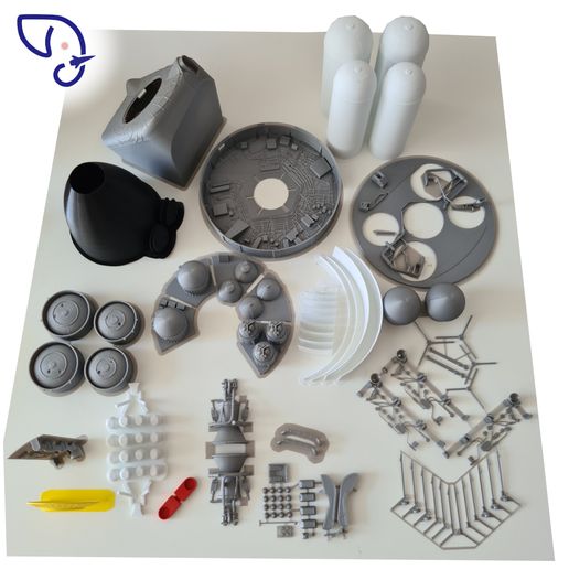 02.jpg Apollo 11 1/24th complete model