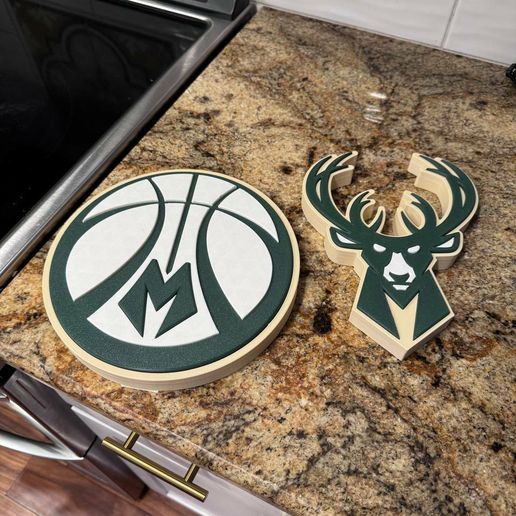 photo_2024-01-27_23-07-48.jpg Milwaukee Bucks Collection Logo