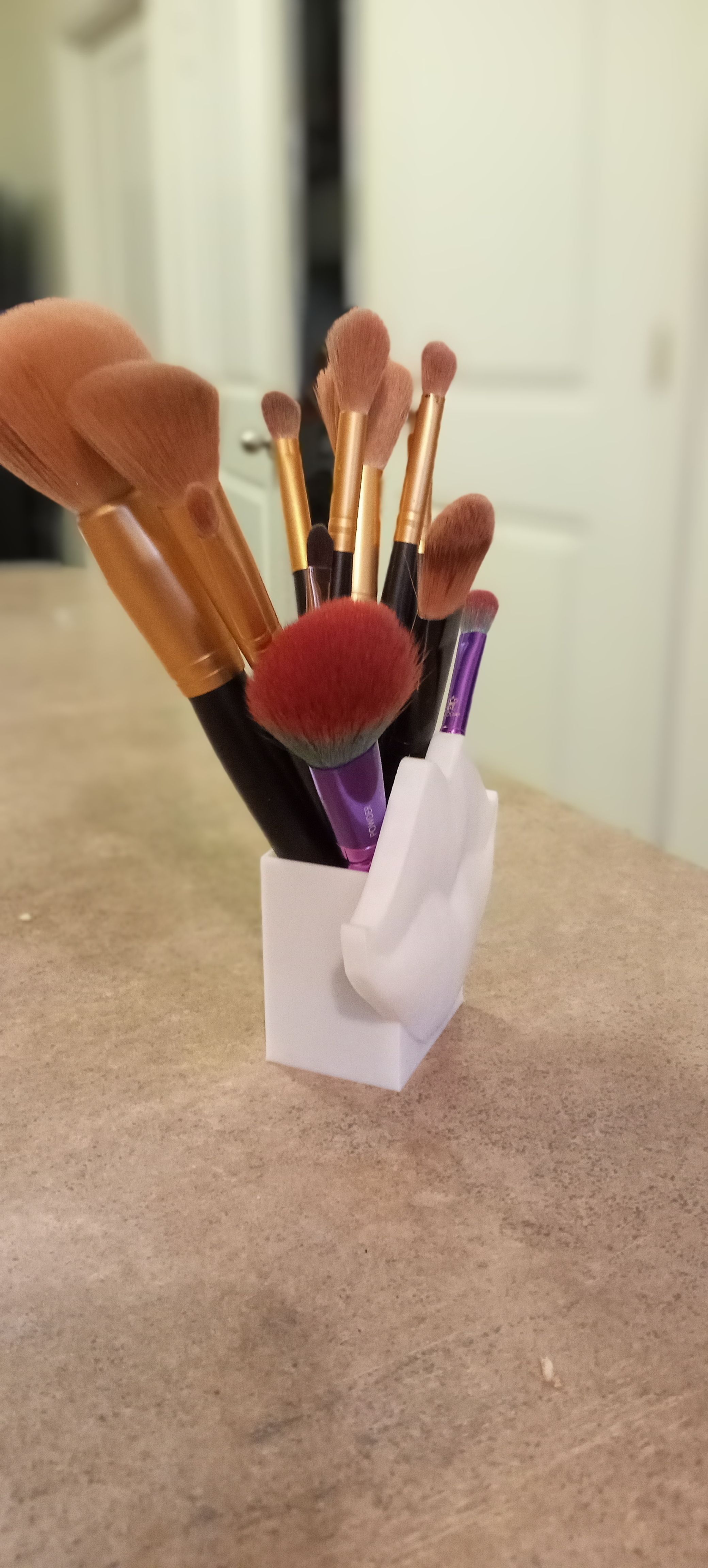 Download STL file makeup brush holder • 3D printing model • Cults