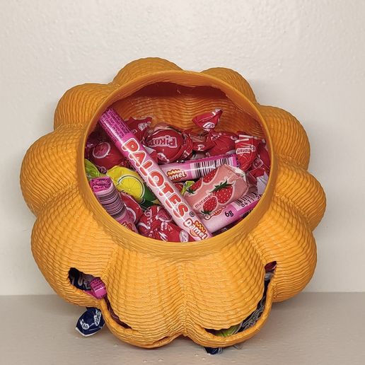 IMG_20240913_004113.jpg Halloween pumpkin filled with candy