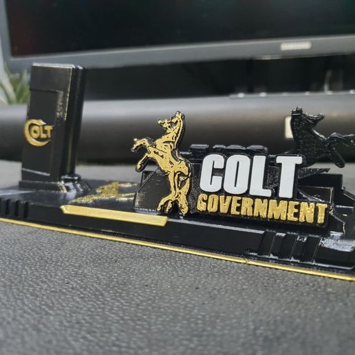 7271cc4a-8576-4963-83ab-d839097dd4f9.jpg Colt Government 1911 Stand V4