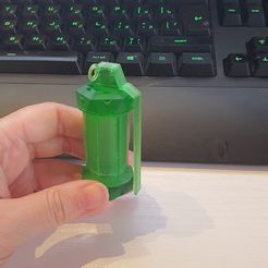 SUvu2pwoIz8.jpg STL file Grenade Keychain・3D printing design to download