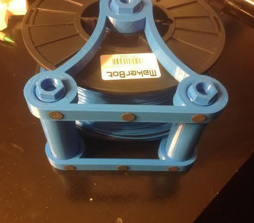 Spool_h_8_display_large.jpg Универсальный держатель катушек - старая версия