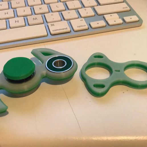 18698769_10209274020436733_1810741918_o.jpg Free STL file Fidget Spinner Collection・3D printable object to download, LetsPrint