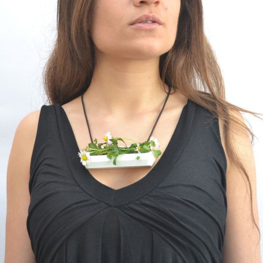 3.jpg STL-Datei Y'a du monde au balcon! Living necklace kostenlos herunterladen • 3D-druckbares Modell, leFabShop
