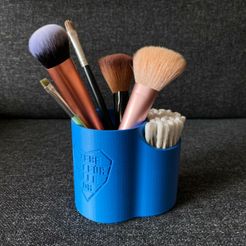 STL file makeup brush holder 👩・3D printing model to download・Cults