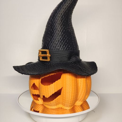 IMG_20240913_001143.jpg Halloween pumpkin filled with candy