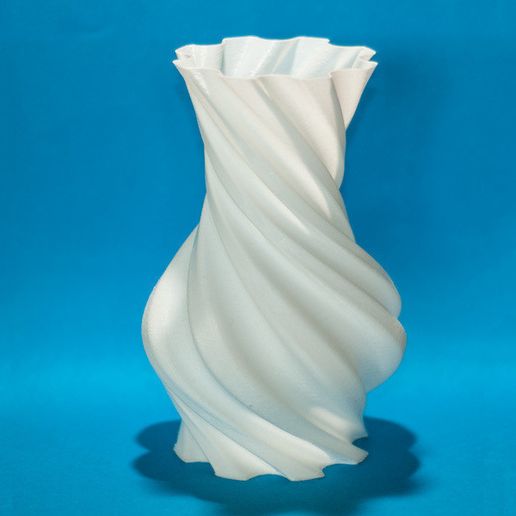 Round vase (torqued or not) 3D model
