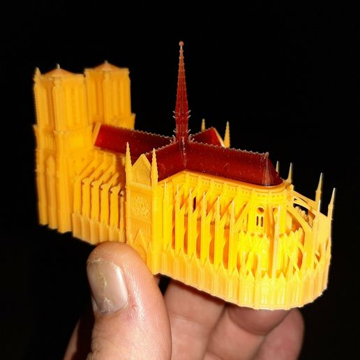 d414nwcwwaaivtv.jpg Notre-Dame de Paris Cathedral