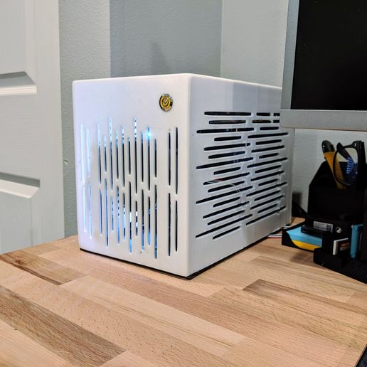 8.3L & 11.3L Mini-ITX SFF PC Case - 3D model önizlemesi