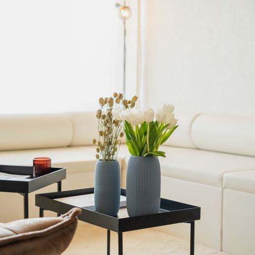 DSCF5361.jpg Elegant vase with ribbed pattern