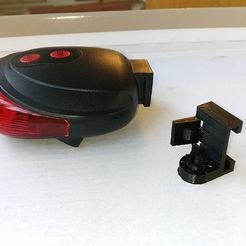 mir_20190518_175940.jpg Back red flashlight mount for bicycle