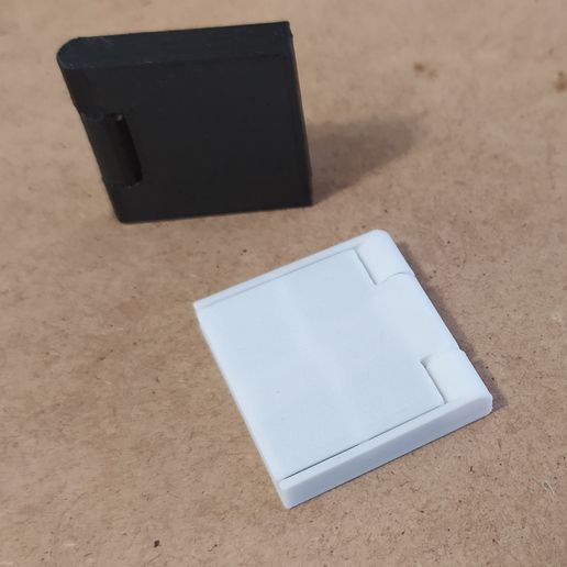 IMG_20210214_174328.jpg Mini MicroSD Card Case