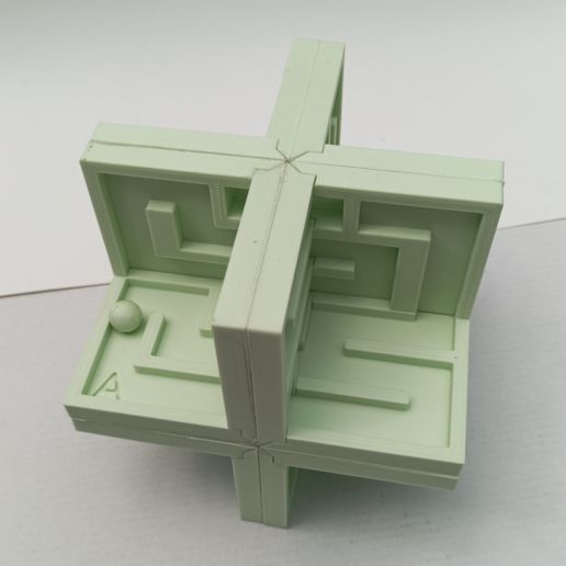 IM04.jpg Three-dimensional maze