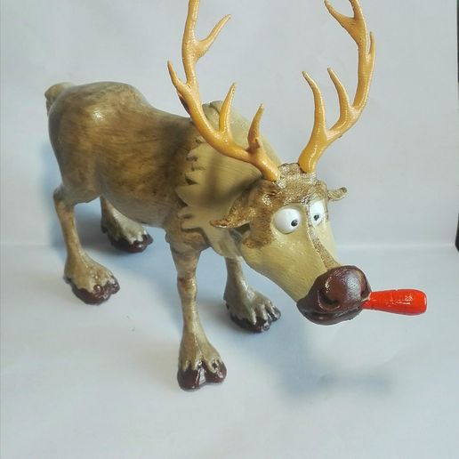 IMG_20200218_162451.jpg Sven eat carrot (Frozen2)