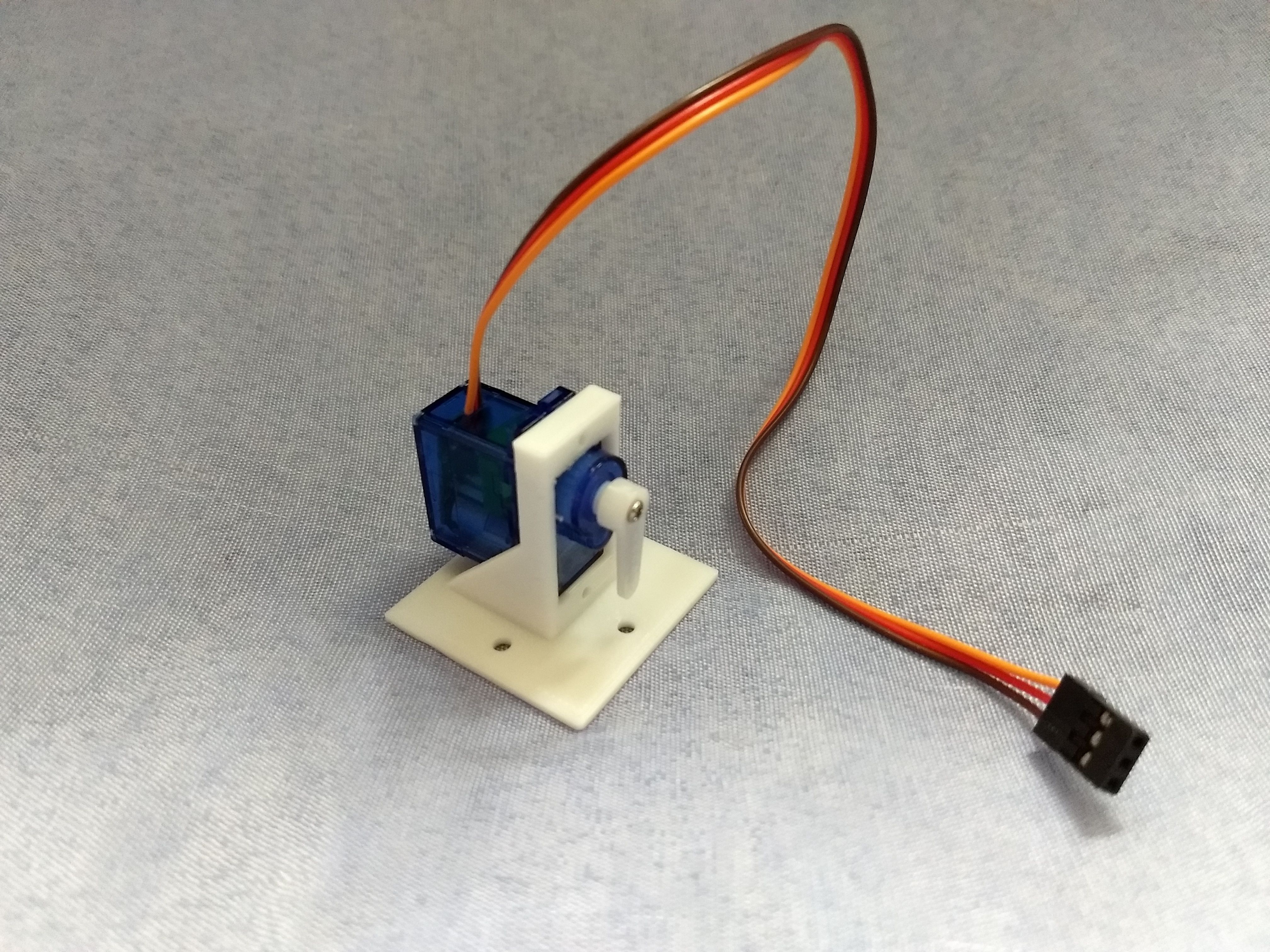 Archivo STL gratis SG90 Servo o soporte compatible bajo la mesa・Diseño