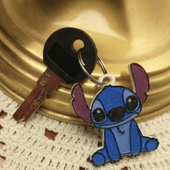 IMG_20220827_202144013~2.jpg Stitch keychain