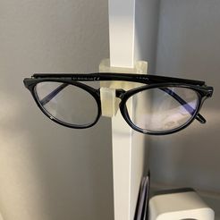 20230803_115310644_iOS.jpg Free STL file Glasses holder・Object to download and to 3D print