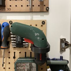 IMG_0487.jpeg Archivo 3MF Bosch ixo pegboard mount・Objeto imprimible en 3D para descargar