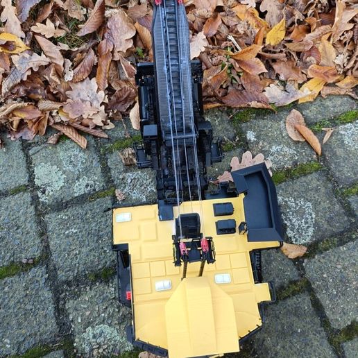 WhatsApp-Image-2025-11-11-at-3.51.55-PM.jpeg Electric rape shovel P H 4100 XPC KOMATSU 1 87