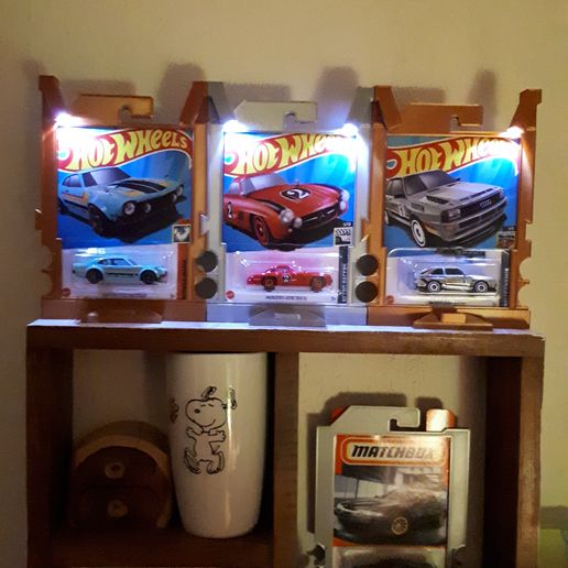 🖼️ Hotwheels Display full frame stand with light up base