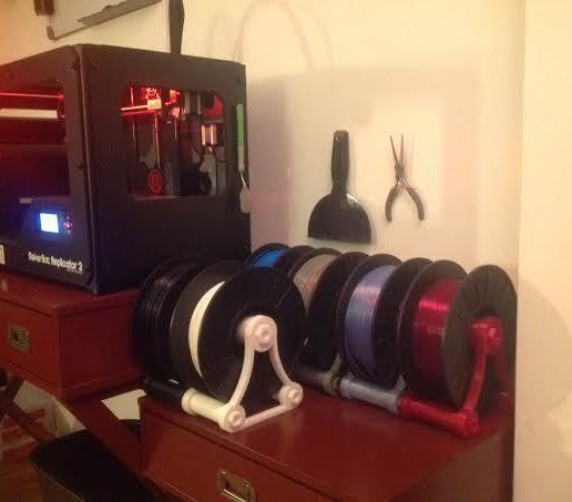 Spool_h_2_display_large.jpg Универсальный держатель катушек - старая версия