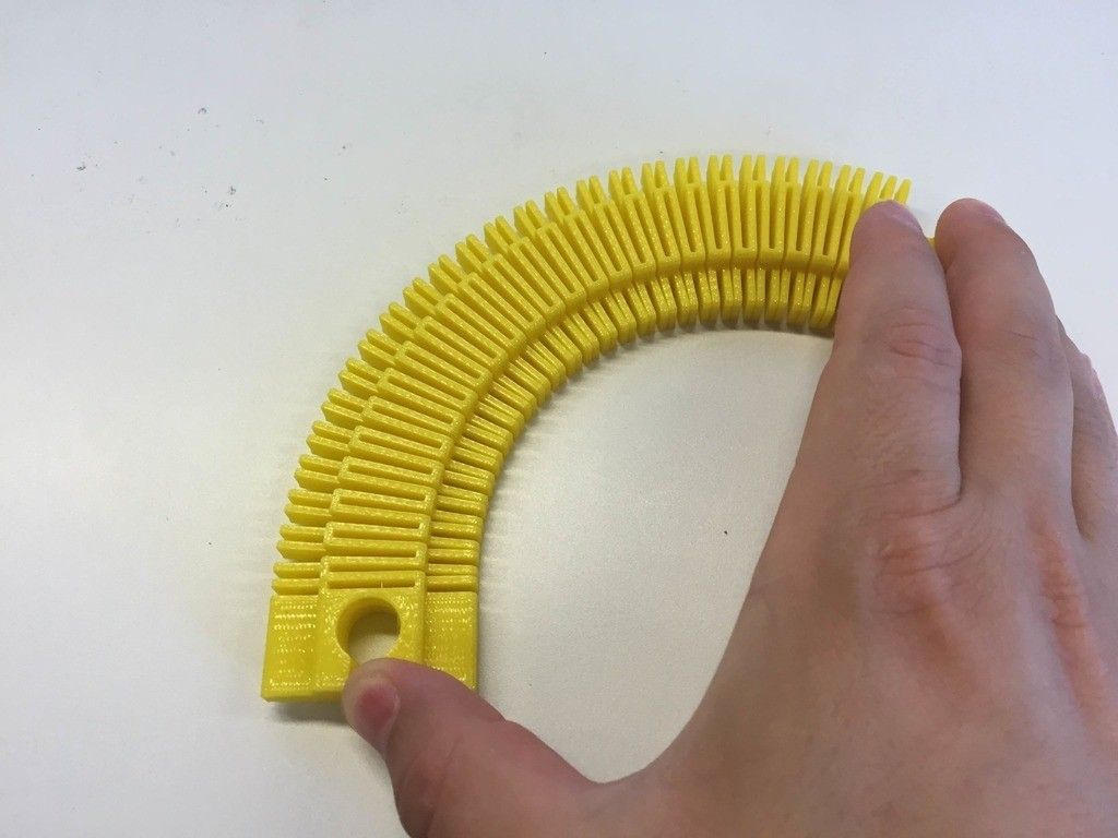 curved_track_display_large.jpg Free STL file Customizable Flexible Toy Train Tracks・3D print object to download, Yipcott