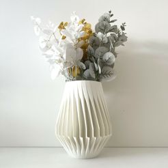 2023-11-04-13.27.45.jpg Modern Spiral Vase