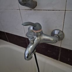 20230809_175211.jpg Shower handle