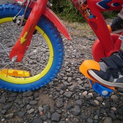 photo_cale_pied.JPG bike chock for children