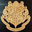 hogwarts-school-badge-preview.jpg Harry Potter Hogwarts School Badge