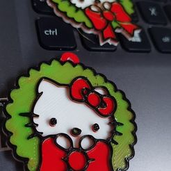 IMG_20231120_182532_170.jpg Hello Kitty Christmas wreath key chain