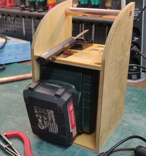 Front.jpeg TS 100 Soldering Station