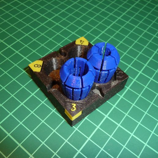 P1090012.JPG Modularer ER20-Spannzangenbehälter