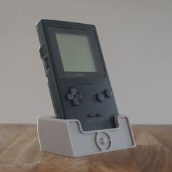 P1050658.jpg Archivo STL gratuito Expositor de bolsillo para Gameboy - Pokemon・Objeto para descargar e imprimir en 3D