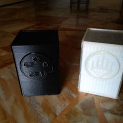 STL file Playing Card Holder - Easy Grab! - Single and Double Deck・3D  printer design to download・Cults