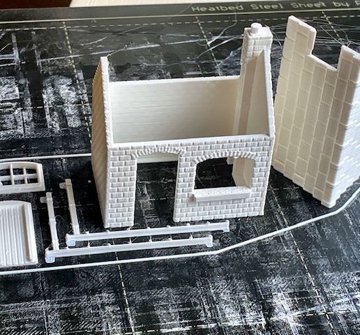 Lineside-Hut-on-Build-Plate.jpg Railway Workmen's Hut, scalable. Model Railway HO/OO