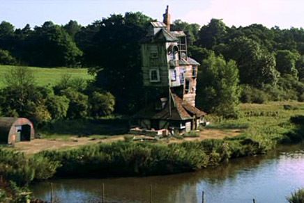 burrow-big2.jpg plafonnier harry potter