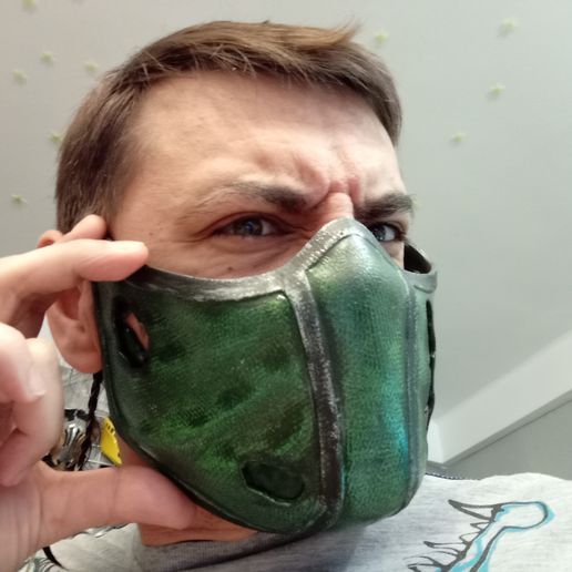 IMG_20211124_081758.jpg Reptile mask from Mortal Kombat