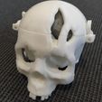 Boneheads: Boîte Crâne avec cerveau - via 3DKitbash.com