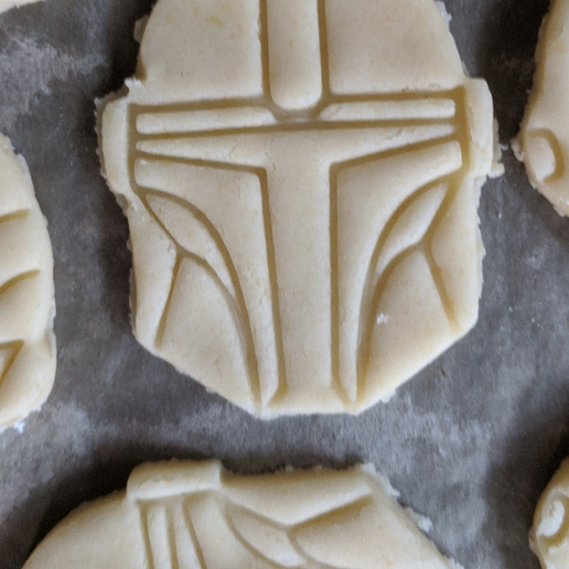 IMG_20191201_152801.png Mandalorian Cookie Cutters with Yoda