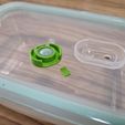 ca4f807d-b784-4ce8-af7f-54669ff0be86.jpg Air vent slider - KitchenCraft Seal food storage container