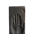 f5cca0ff-c4b4-4151-99f0-2d02aa81560d-fotor-bg-remover-2025080411750.png Escultura moderna con la huella de una mano